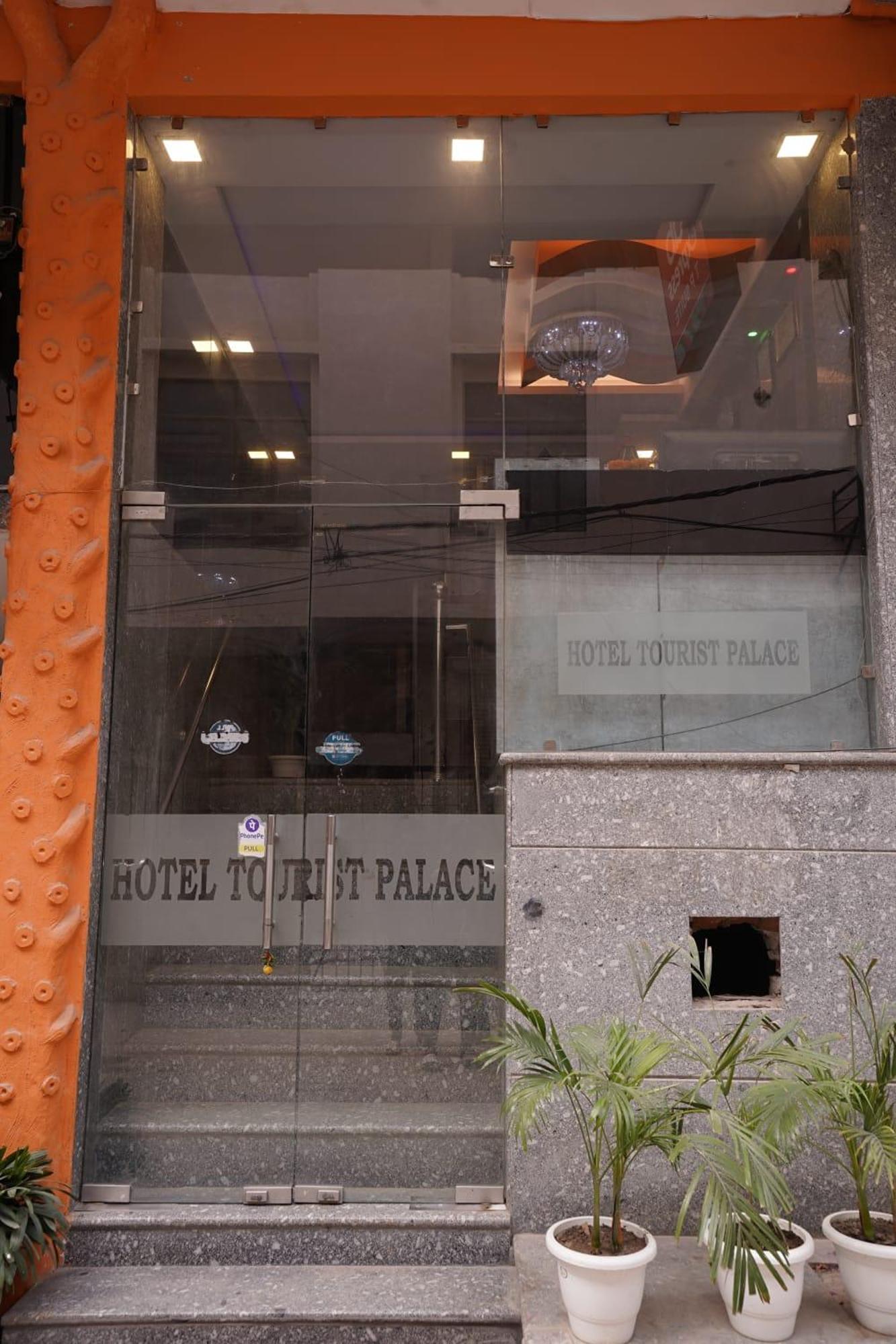 Hotel Tourist Palace New Delhi Eksteriør billede